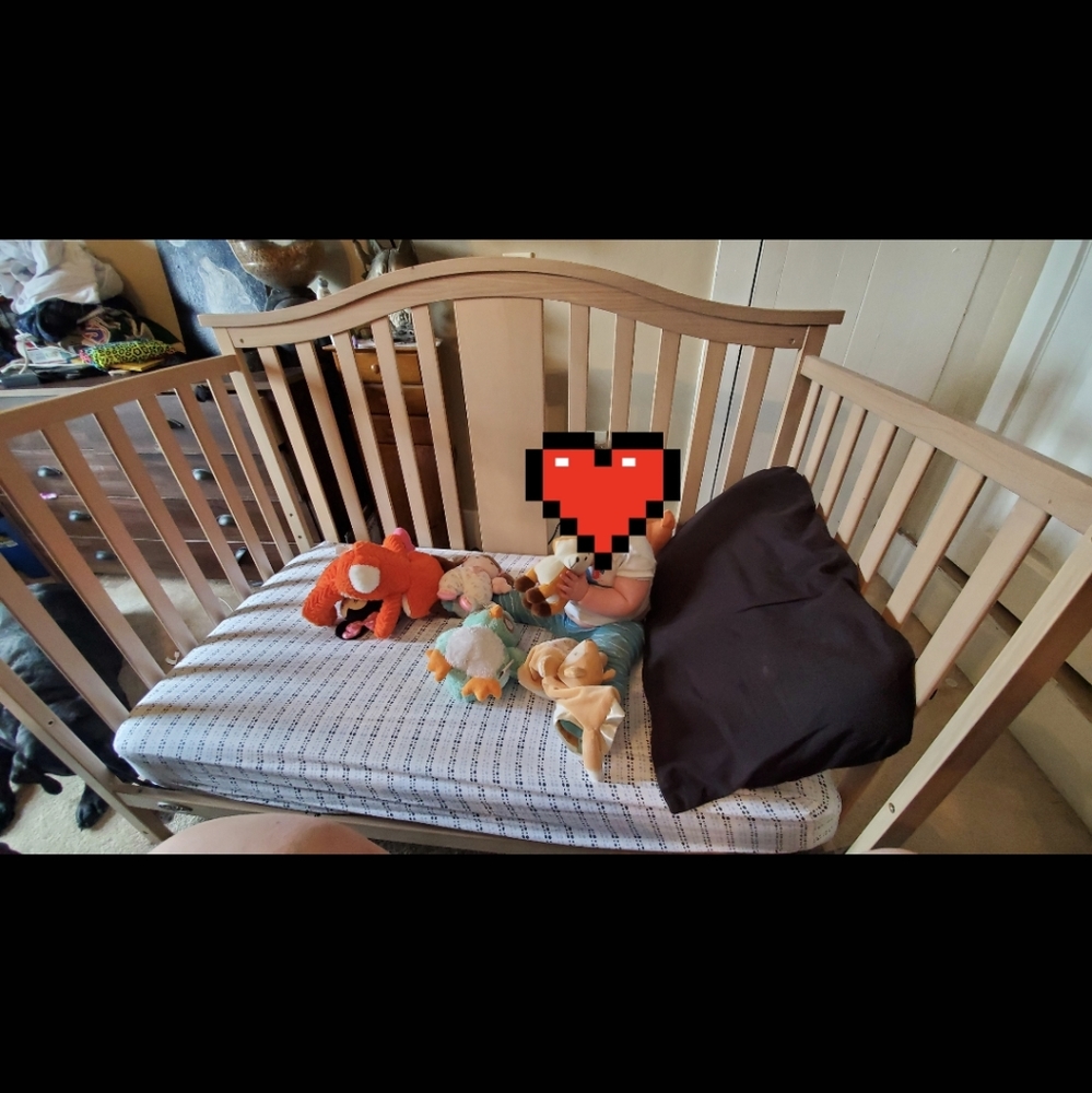 Graco crib - Picture 3 of 4